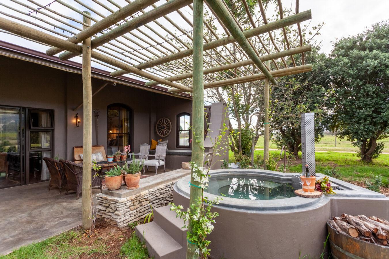 Potter's Shed Cottage | Rivergate Guest Farm