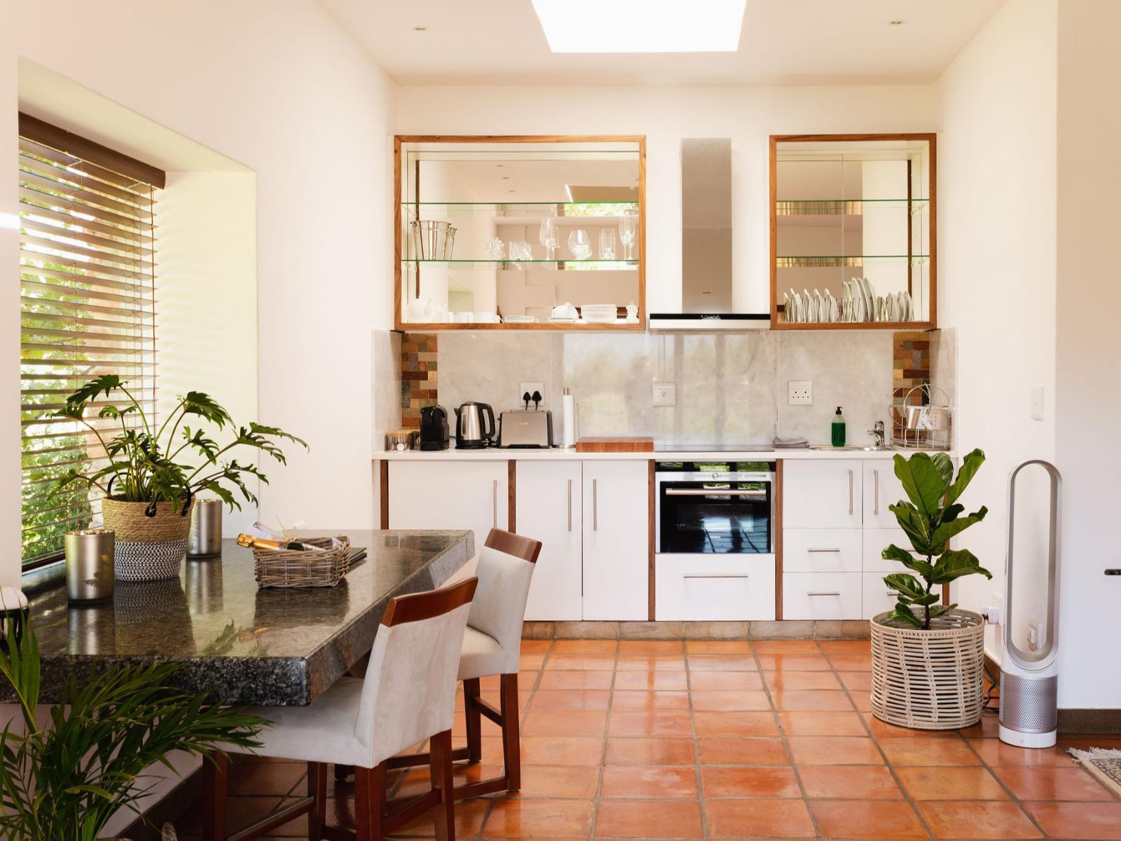 Luxury Pinot Noir Suite 2 | La Roche Estate, Kitchenette