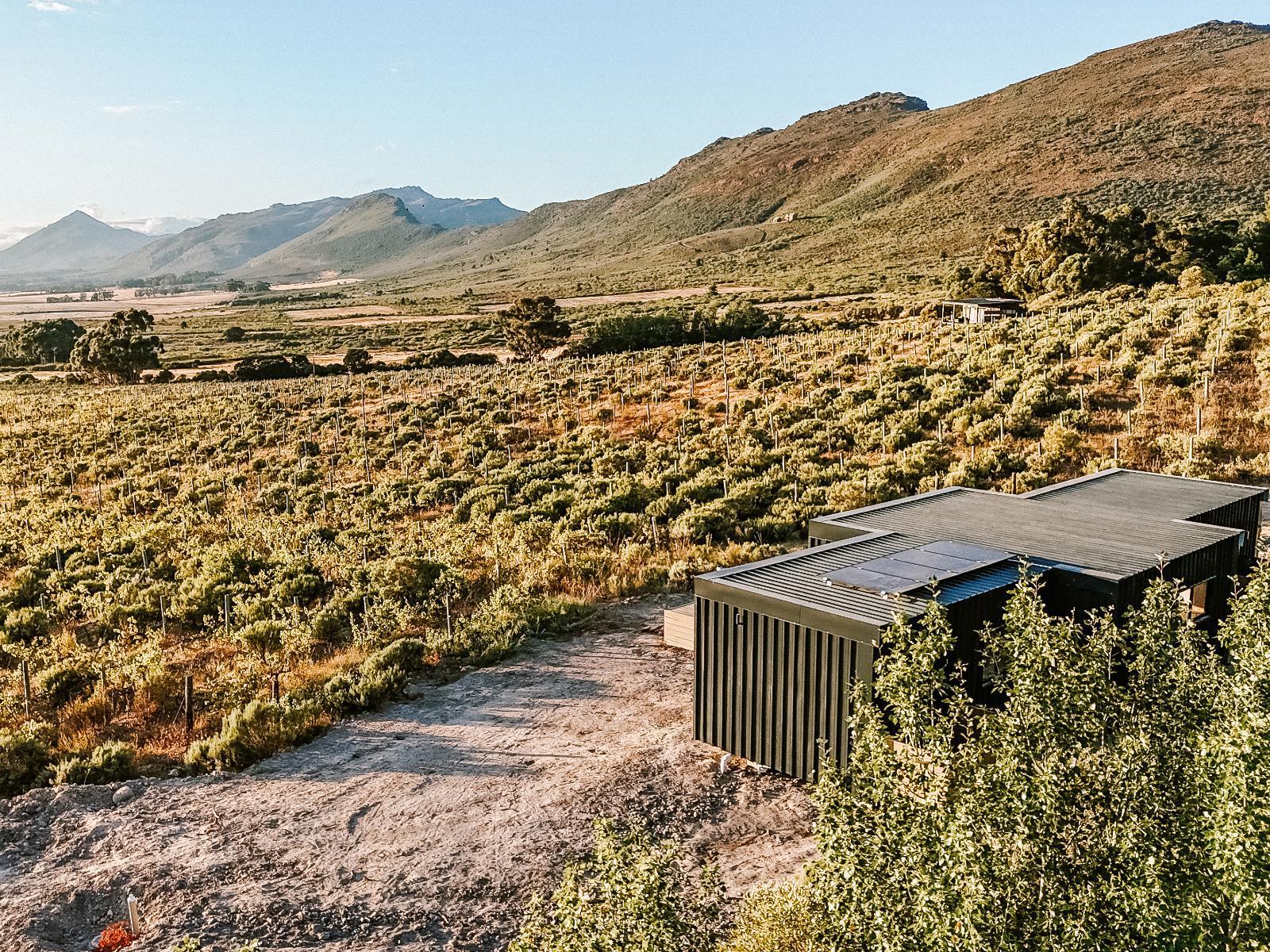 Secret Garden Cabin | Springsteen Cabins, Bed
